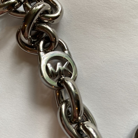 Michael Kors silver logo lock toggle bracelet | chain link bracelet - Picture 5 of 6